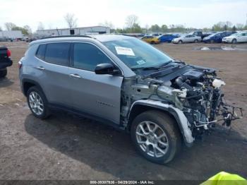  Salvage Jeep Compass