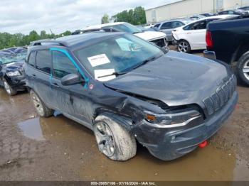  Salvage Jeep Cherokee