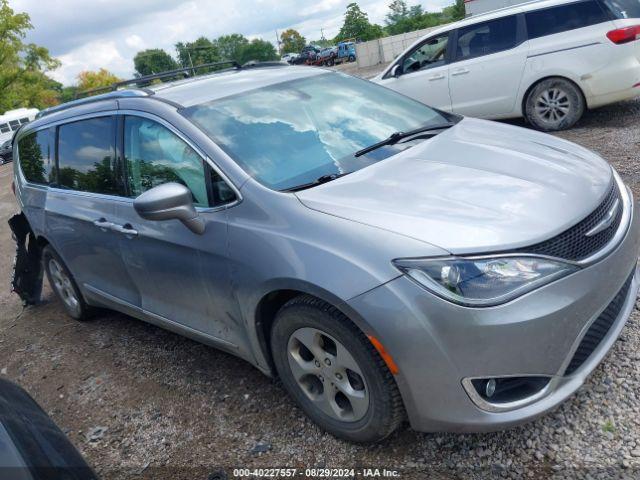  Salvage Chrysler Pacifica