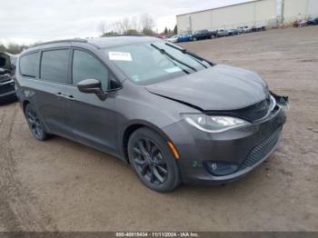  Salvage Chrysler Pacifica