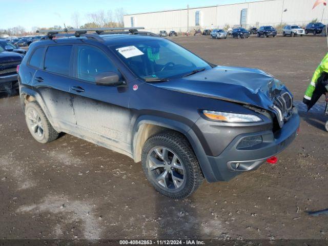  Salvage Jeep Cherokee