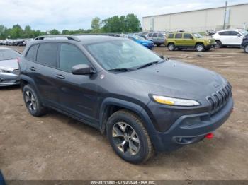  Salvage Jeep Cherokee