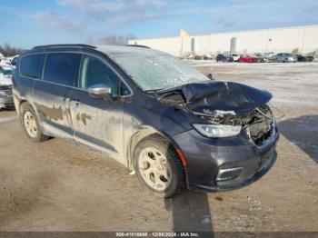  Salvage Chrysler Pacifica