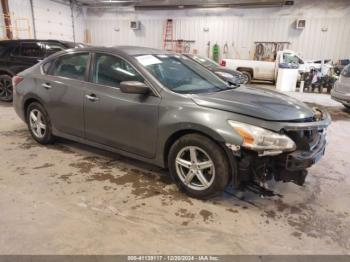  Salvage Nissan Altima