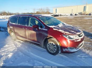  Salvage Chrysler Pacifica