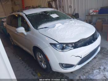  Salvage Chrysler Pacifica