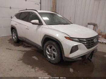  Salvage Hyundai TUCSON