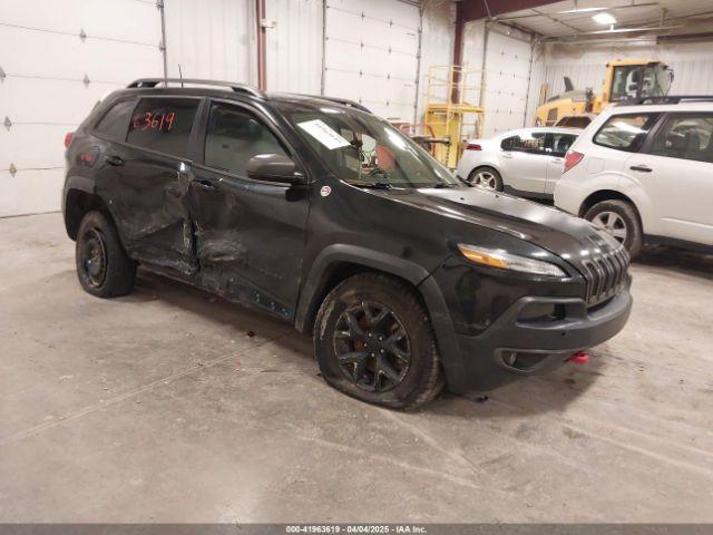 Salvage Jeep Cherokee