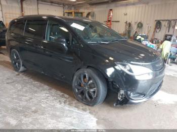  Salvage Chrysler Pacifica