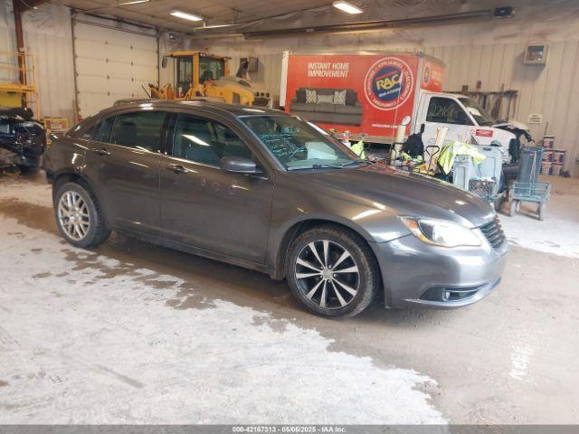  Salvage Chrysler 200