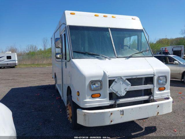  Salvage Freightliner Chassis