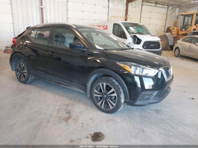  Salvage Nissan Kicks