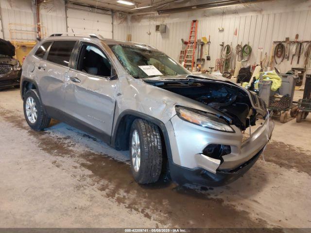  Salvage Jeep Cherokee