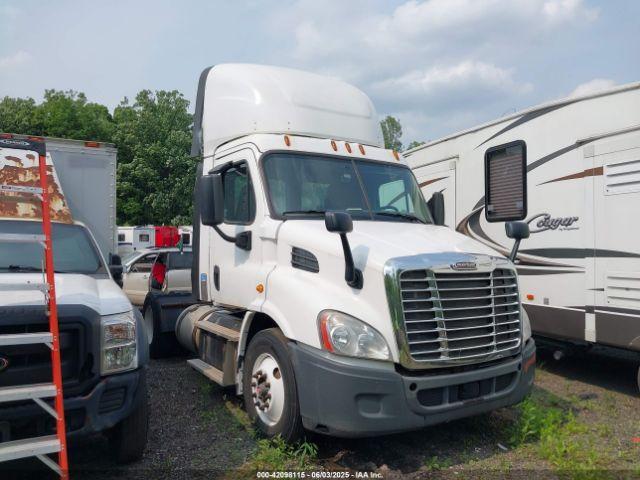  Salvage Freightliner Cascadia 113