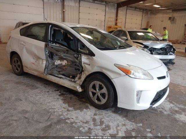  Salvage Toyota Prius