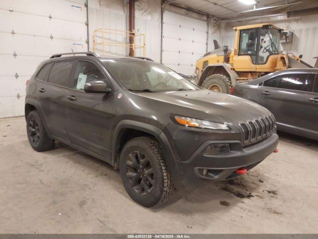  Salvage Jeep Cherokee