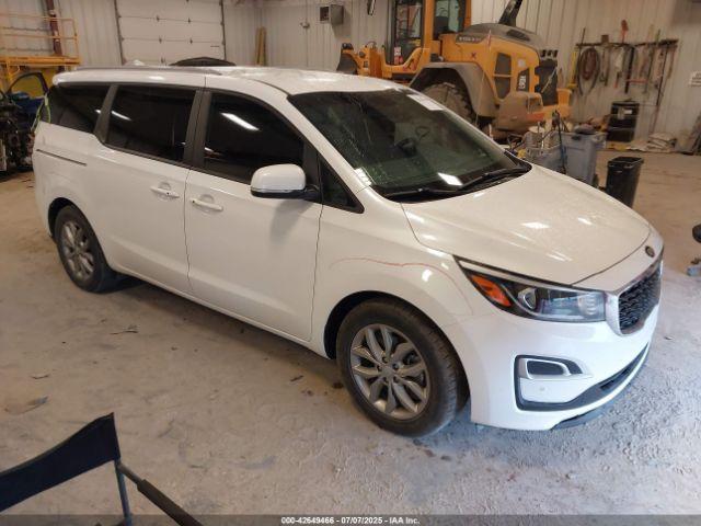  Salvage Kia Sedona