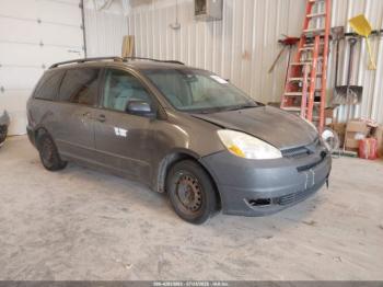  Salvage Toyota Sienna