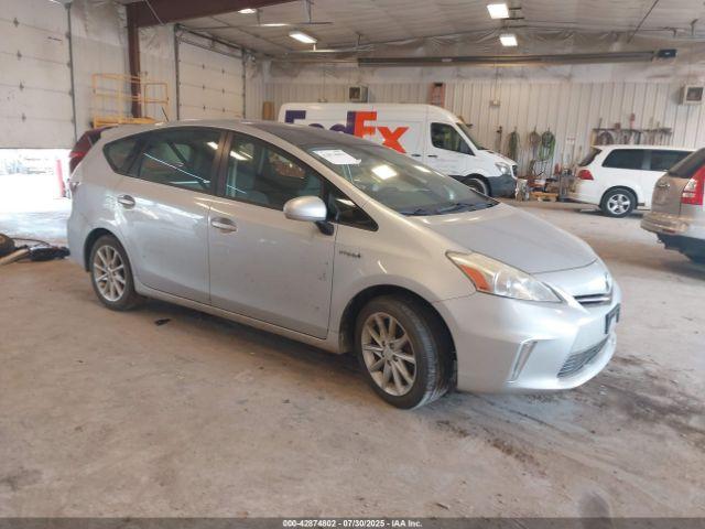  Salvage Toyota Prius v