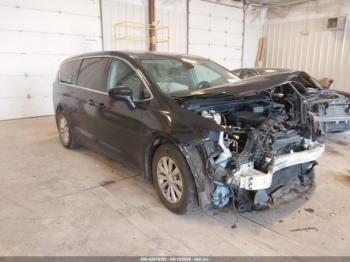  Salvage Chrysler Pacifica