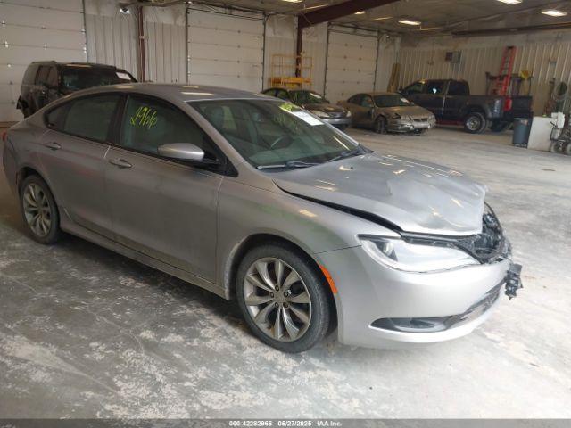 Salvage Chrysler 200