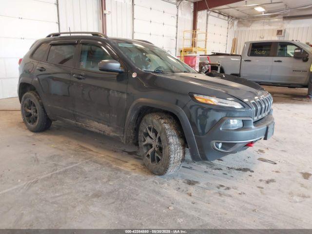  Salvage Jeep Cherokee