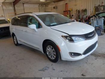  Salvage Chrysler Pacifica