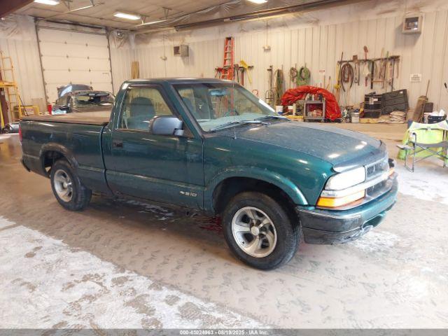  Salvage Chevrolet S-10