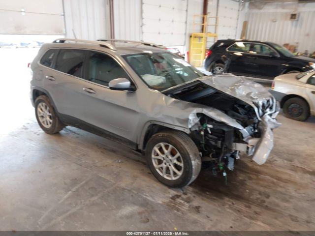  Salvage Jeep Cherokee