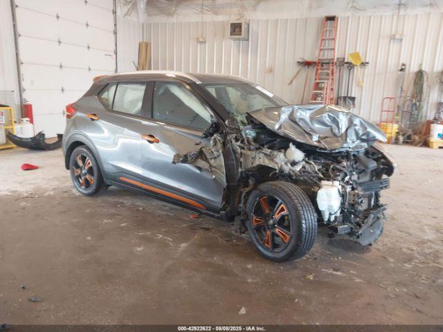  Salvage Nissan Kicks