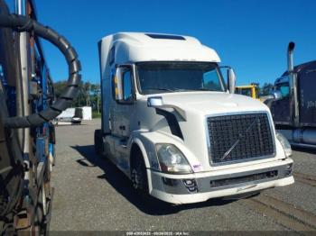  Salvage Volvo Vn