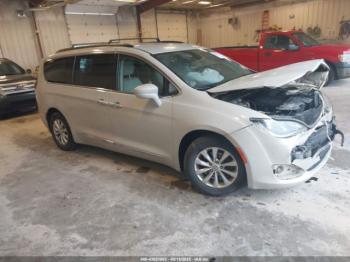  Salvage Chrysler Pacifica