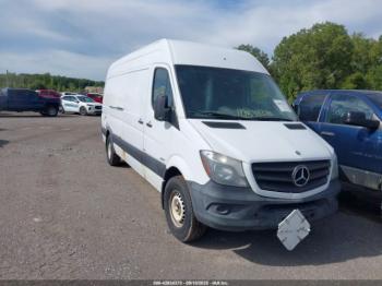  Salvage Mercedes-Benz Sprinter 2500