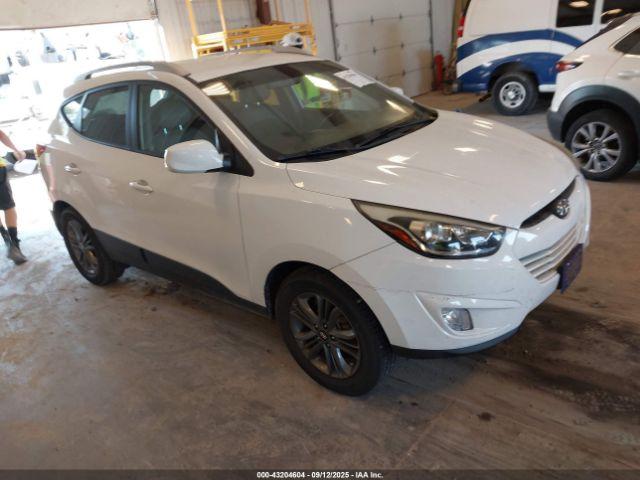  Salvage Hyundai TUCSON