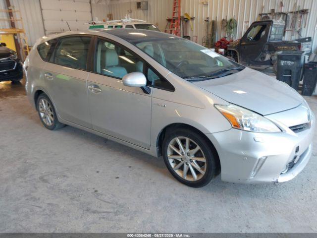  Salvage Toyota Prius v