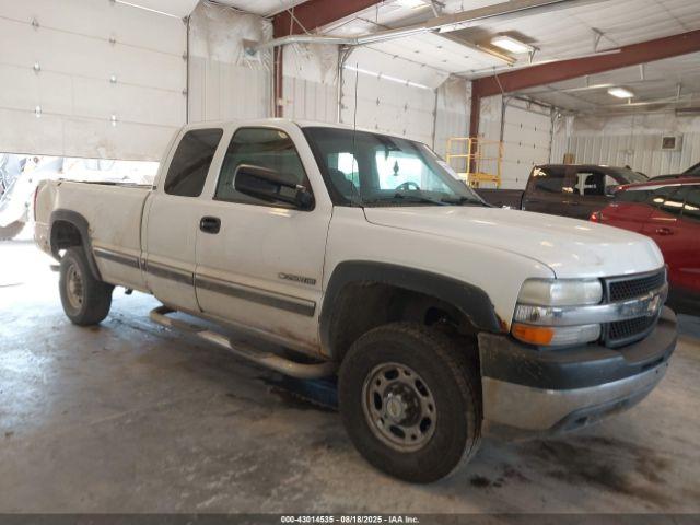  Salvage Chevrolet Silverado 2500