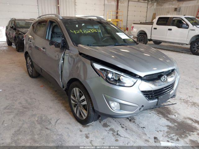  Salvage Hyundai TUCSON