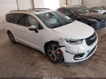  Salvage Chrysler Pacifica
