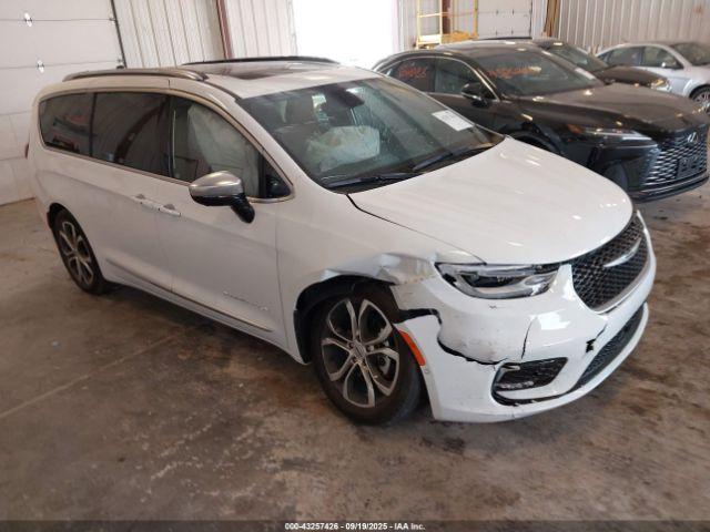  Salvage Chrysler Pacifica