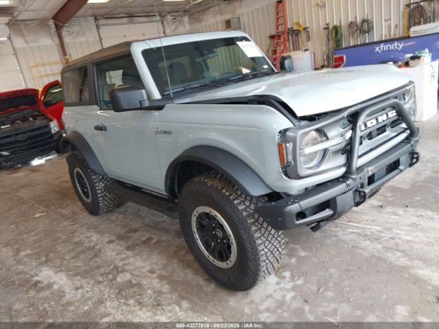  Salvage Ford Bronco