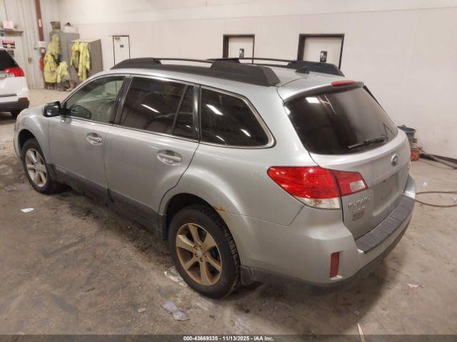 Subaru Outback 2.5i Premium Image 12