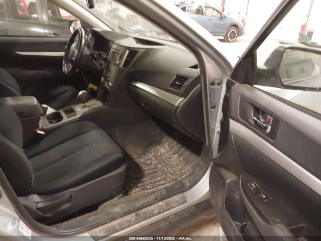 Subaru Outback 2.5i Premium Image 8