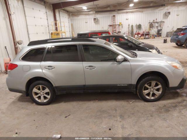 Subaru Outback 2.5i Premium Image 11