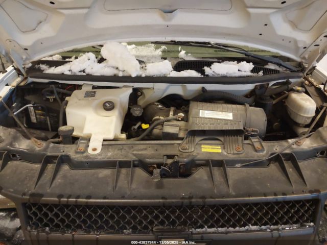 Chevrolet Express Work Van Image 8