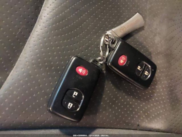 Toyota Prius Three Image 9