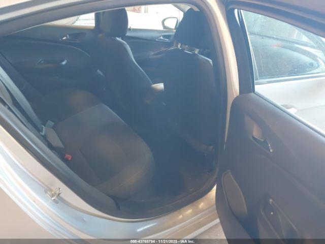 Chevrolet Cruze Ls Auto Image 12
