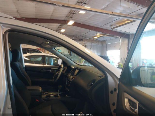 Nissan Pathfinder S Image 11