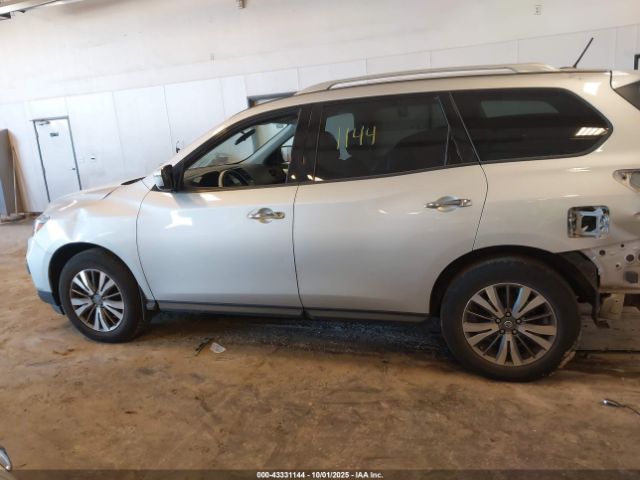 Nissan Pathfinder S Image 16