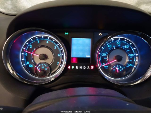 Chrysler Town & Country Touring-l Image 3