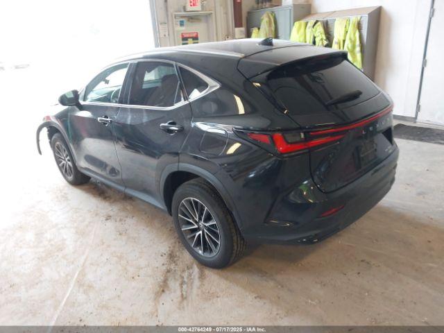 Lexus NX Image 4